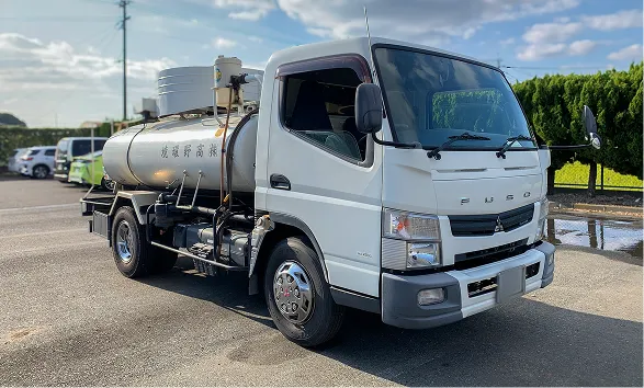 小型バキューム車